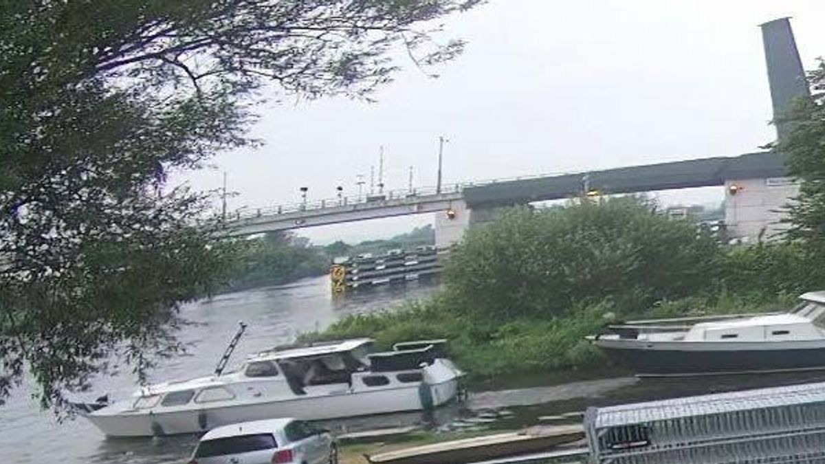 Kruiser gestolen uit de haven van Burgum