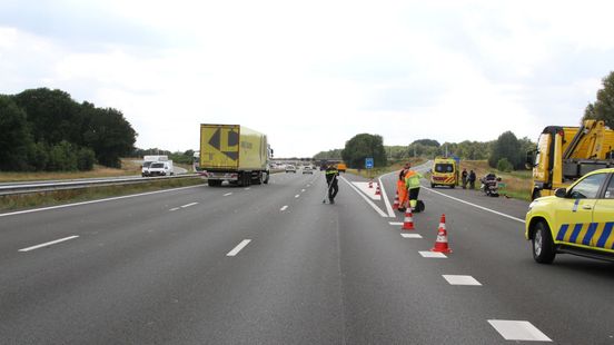Ongeluk op A1 door overstekende eend met kuikens. Ongeluk op A1 door overstekende eend met kuikens.