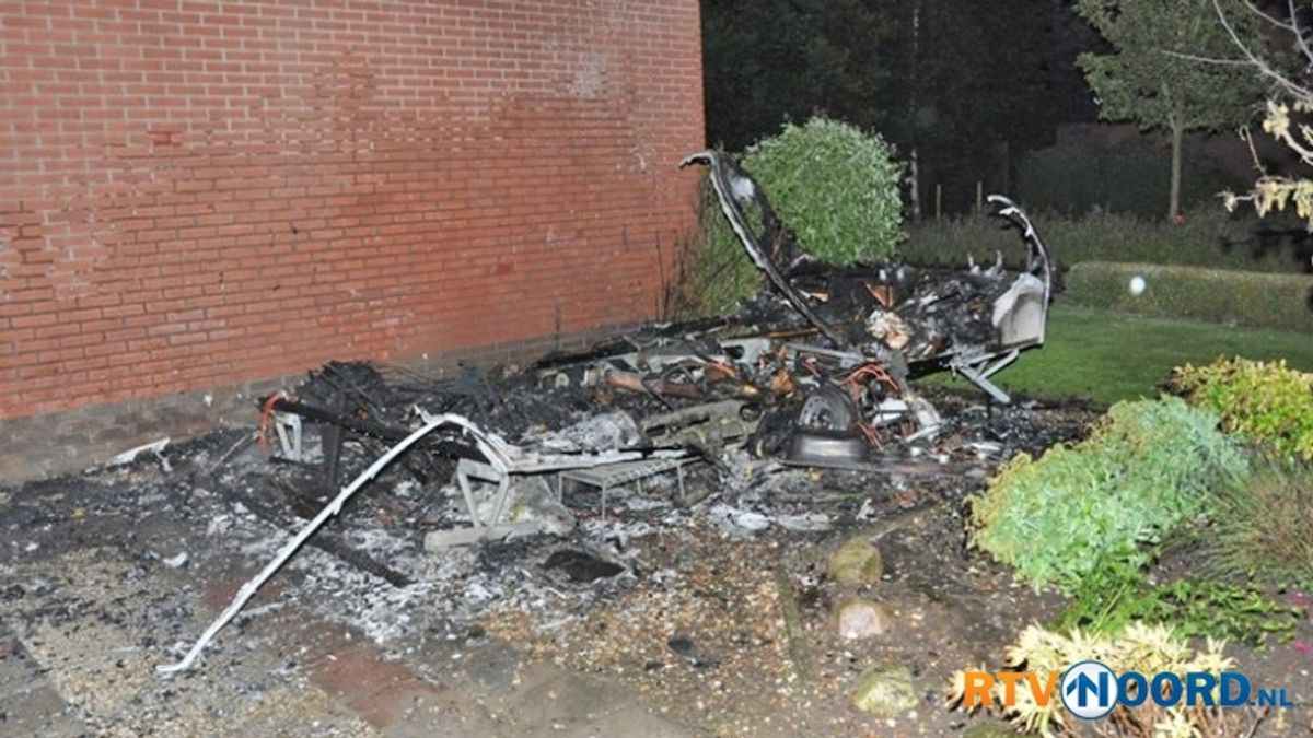 Caravan in de as gelegd in Lutjegast