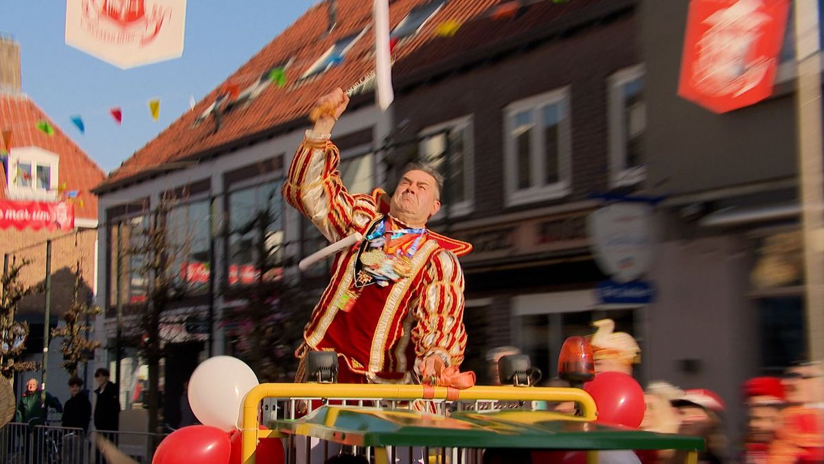 Oude carnavalstraditie: Gans'trekke in Huissen