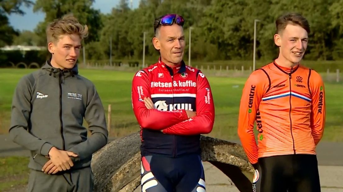 Danny van der Tuuk (l), Bert van der Tuuk (m) en Axel van der Tuuk (r) (Rechten: RTV Drenthe)