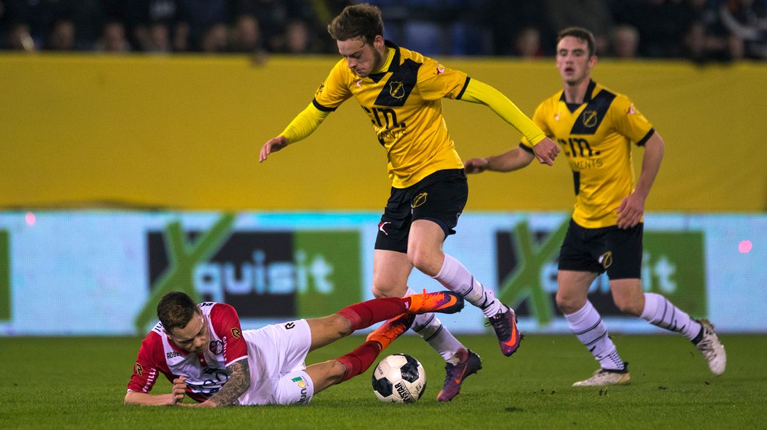 FC Emmen delft ook het onderspit in Breda: NAC wint met 3-1 (foto Roel Bos/sportfoto.org)
