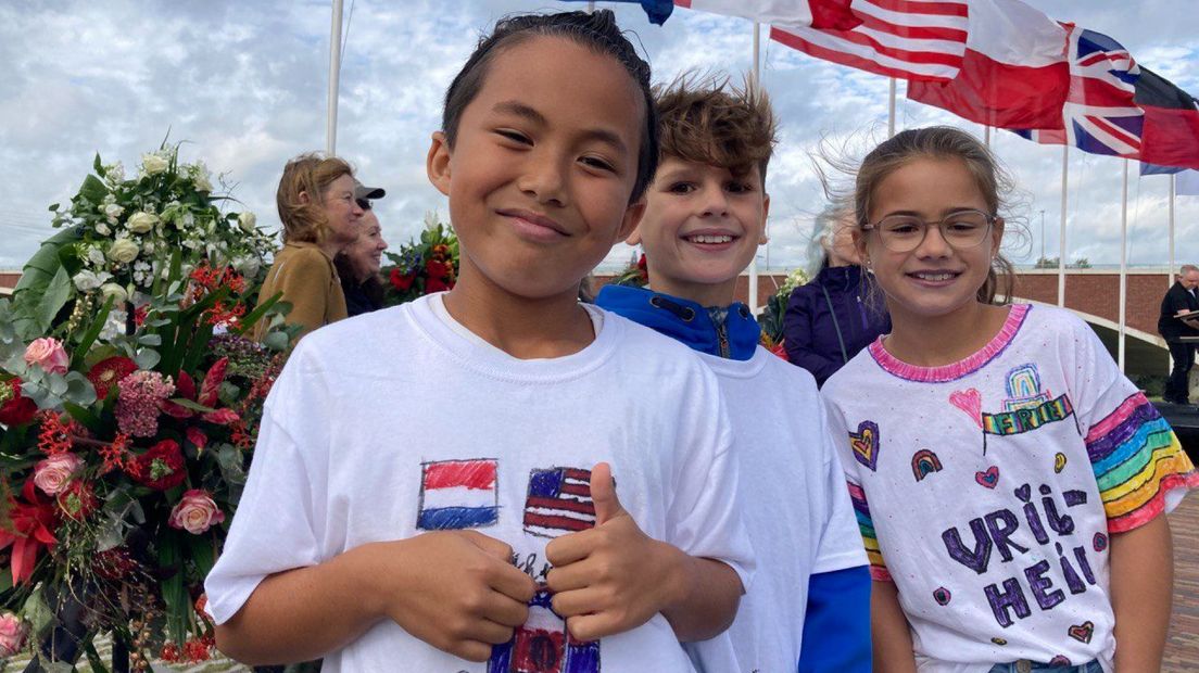 Joaquin, Aram en Isabel bij de herdenking