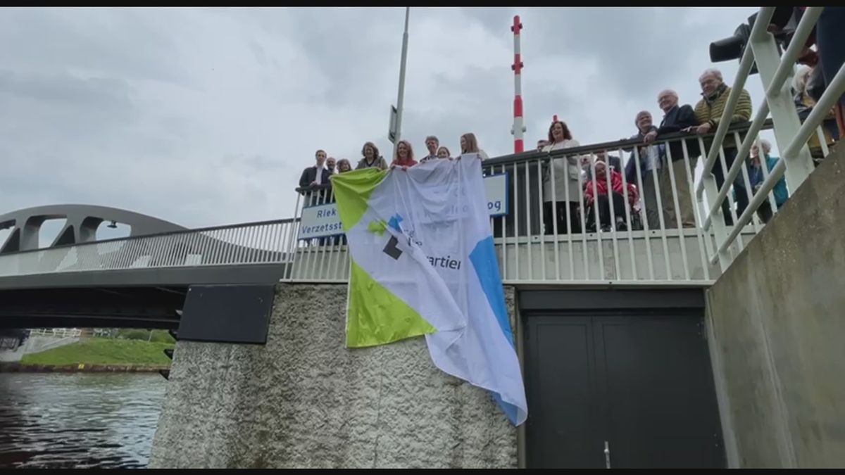 De bruggen bij Aduard en Zuidhorn hebben vanaf vandaag een naam