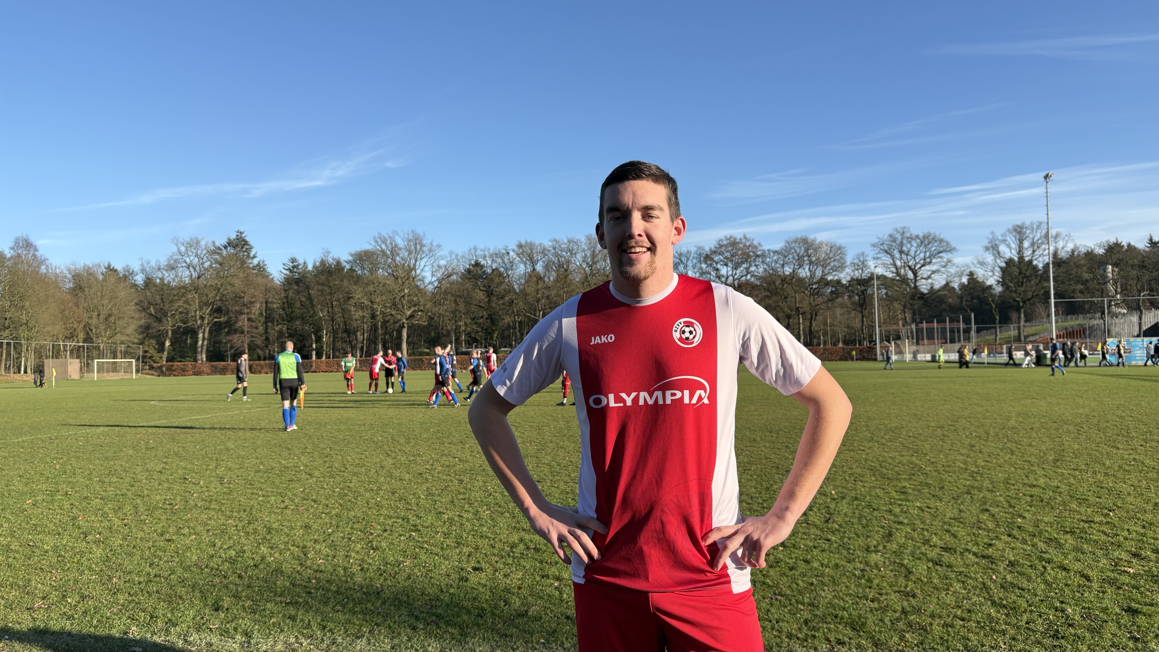 Spits van HZVV 5 gaat weer voor de nul tijdens Protos Weering Zaalvoetbaltoernooi