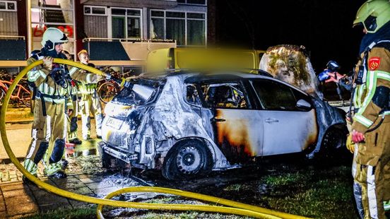 Auto uitgebrand in Hengelo, getuigen gezocht Home