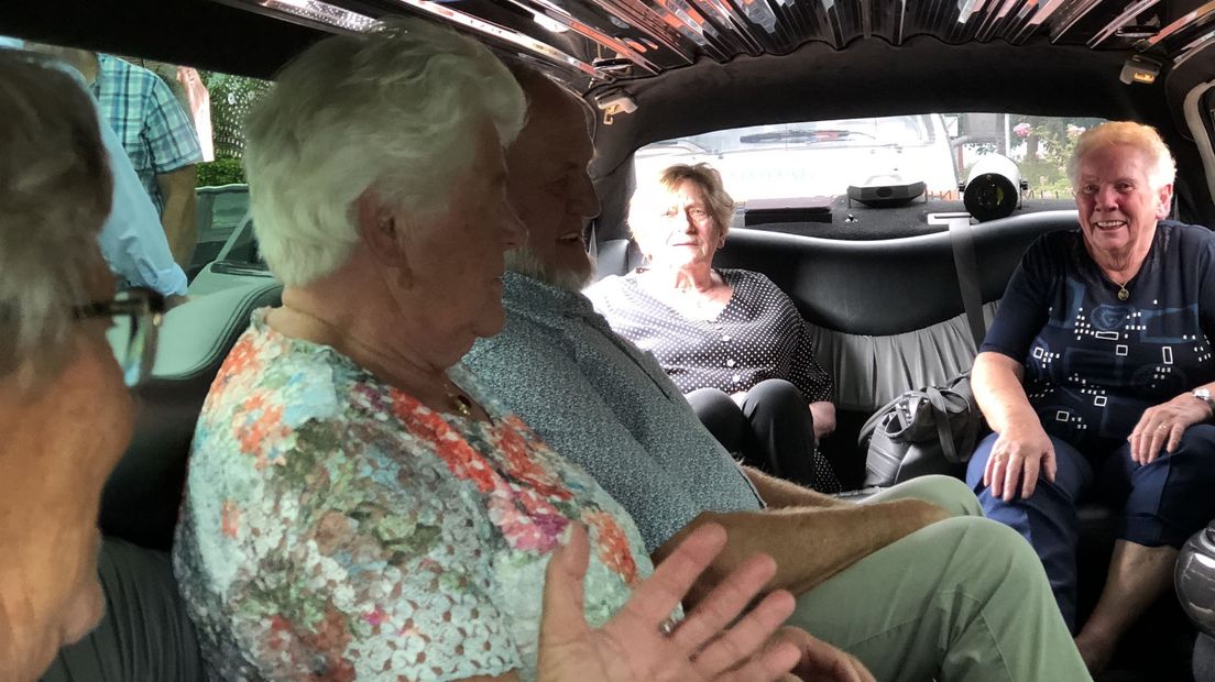 Geertje Dikkema vierde haar tachtigste verjaardag in een echte limousine.