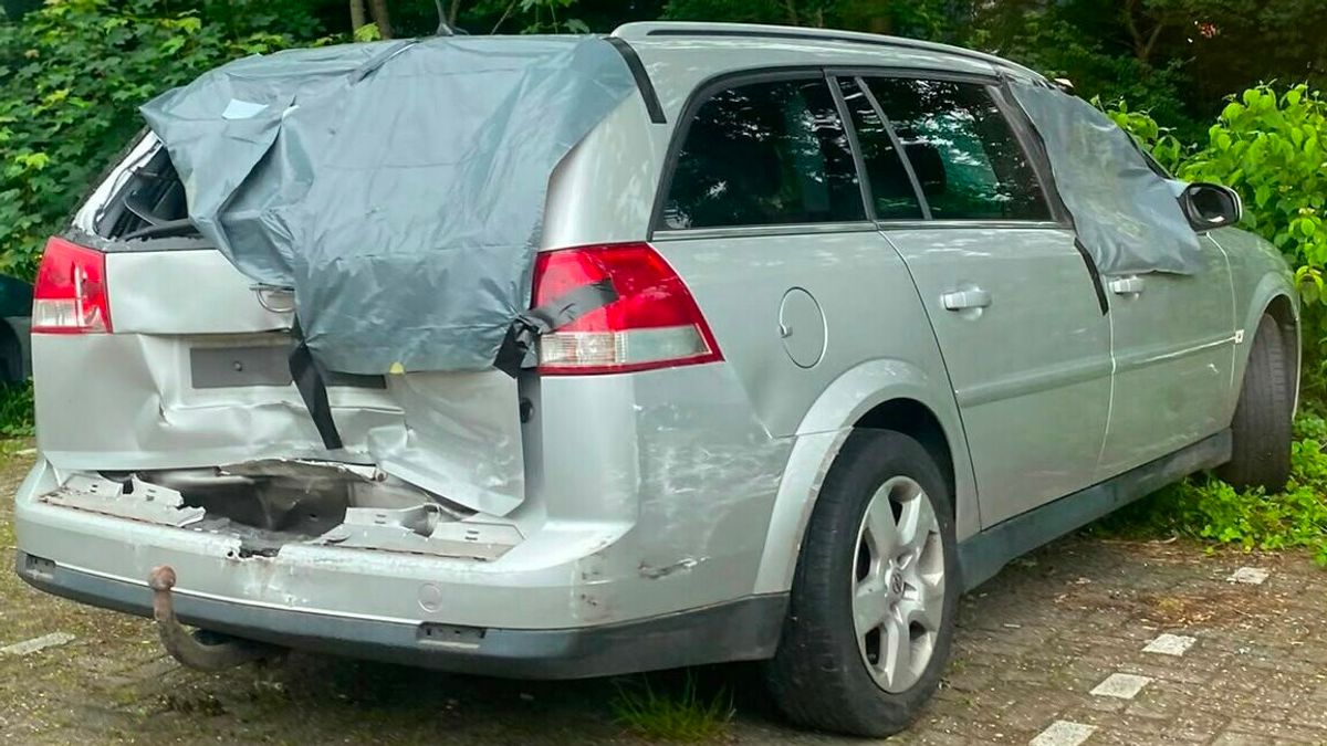 Ruzie in Burgum: Schade bij meerdere auto's en twee aanhoudingen