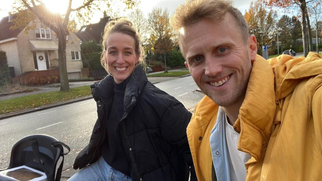 Gijs en Sophie onderweg naar hun nieuwe woning in Stad