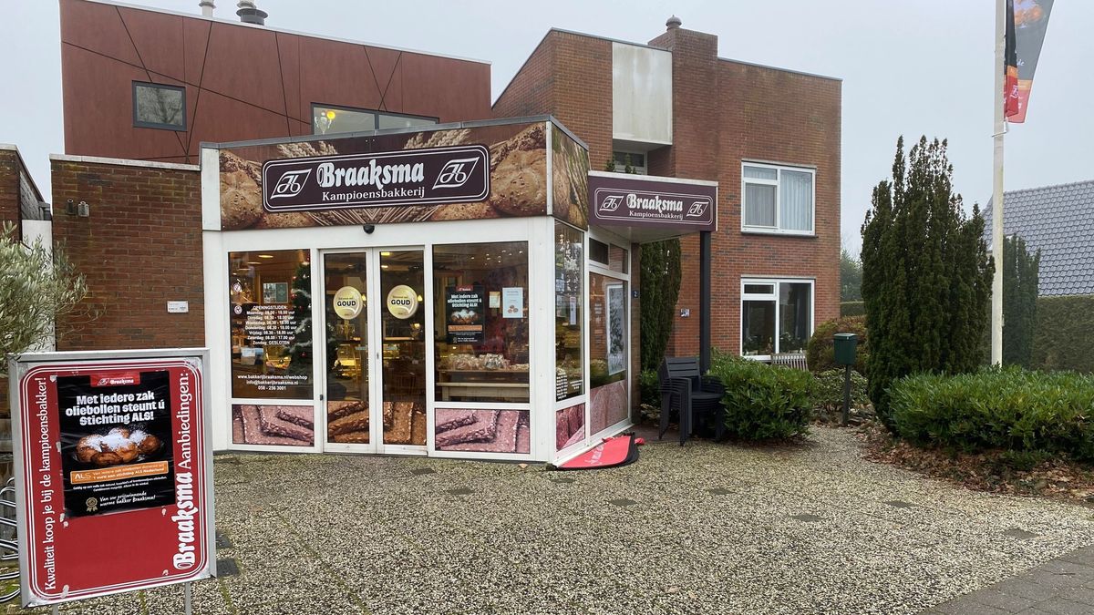 Bakker in Oentsjerk bakt oliebollen voor de oude bakker die ALS heeft