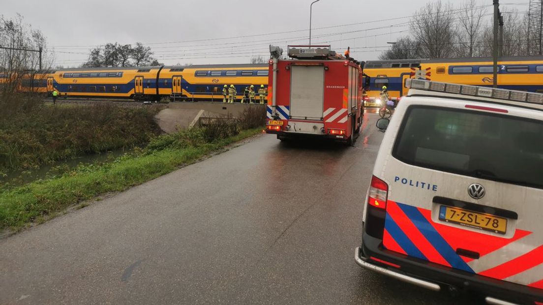 Op het spoor bij Culemborg is iemand geschept door een trein.