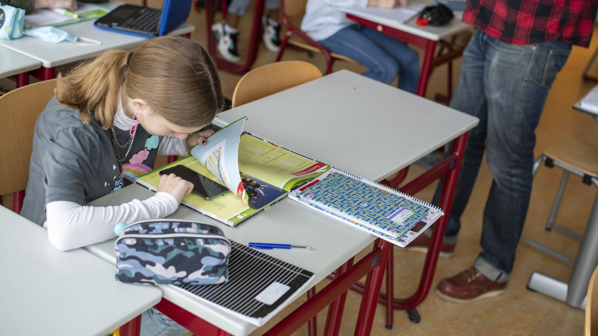 Mobiele telefoons worden verboden in de klas: 'Doen we niet om