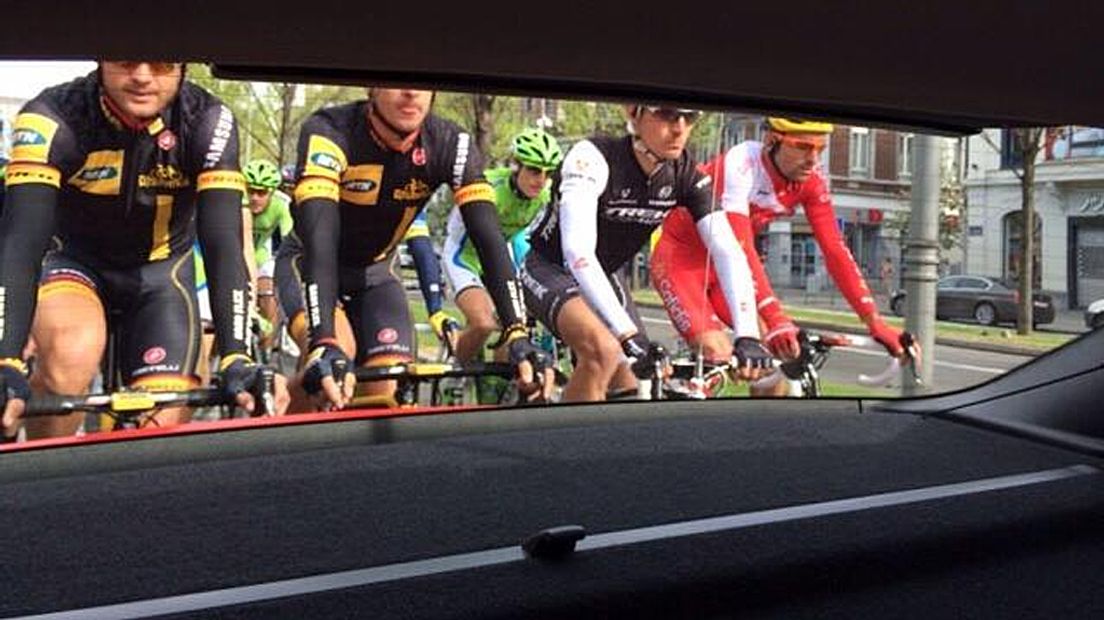 "Een kijkje vanuit de auto met de burgemeester van Zanen bij #LBL", twittert @LeTourUtrecht