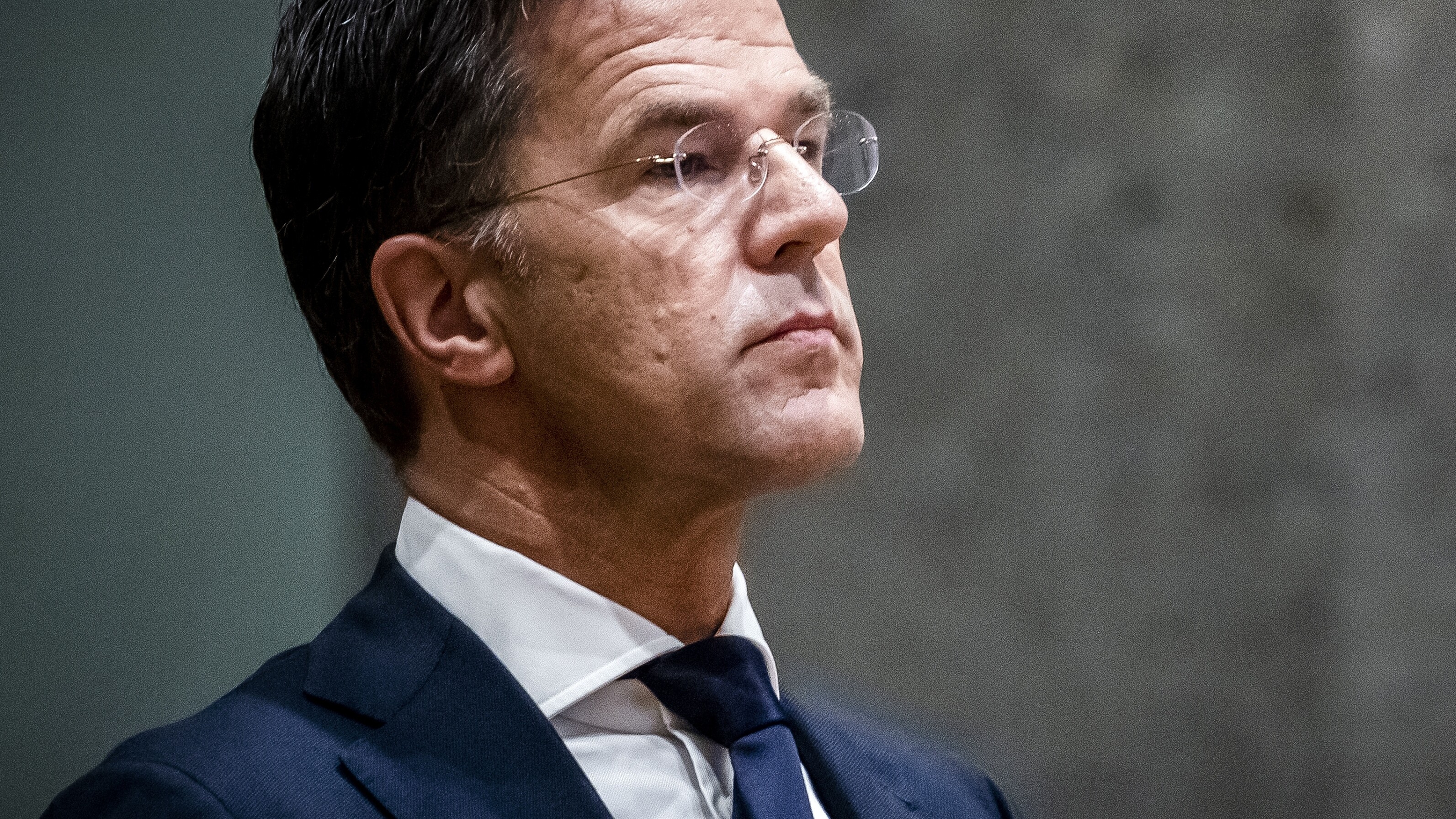 Premier Rutte falt Habtamu de Hoop by yn it Frysk: "Johan, knoop dit yn dyn earen!"