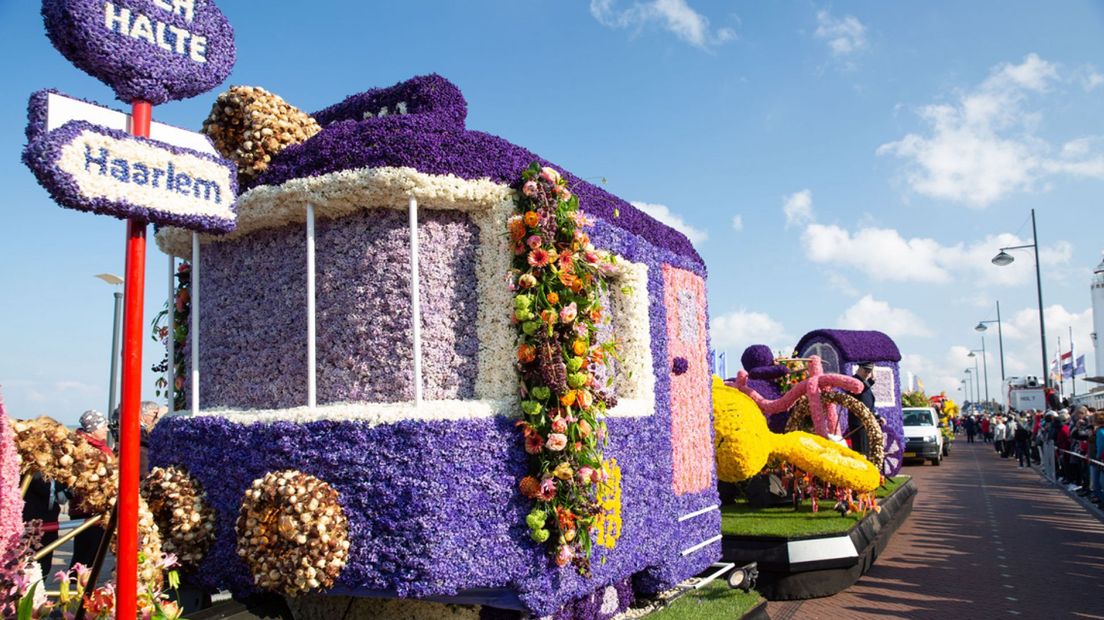 Bloemencorso op de boulevard van Noordwijk 