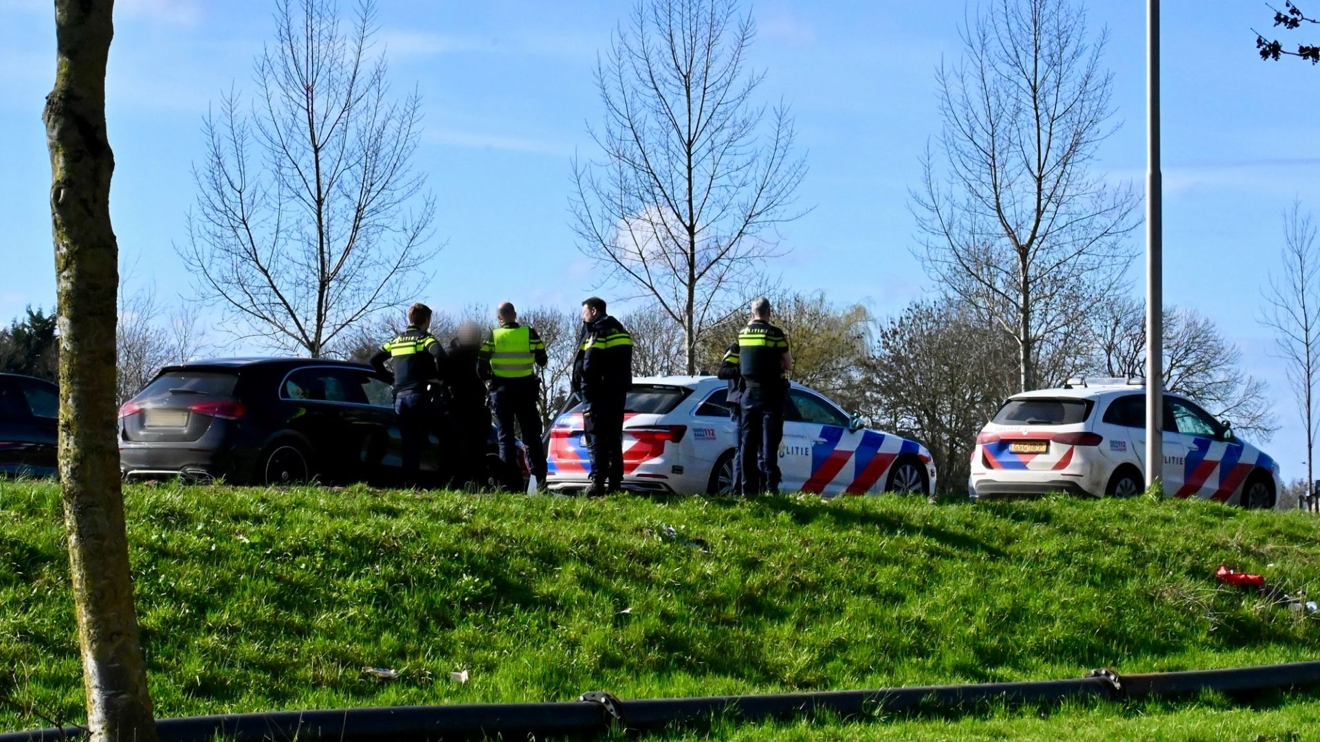 Politie achtervolgt gestolen Mercedes op A2