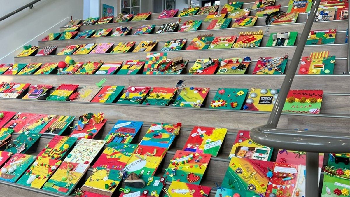 Jeugd Ospel versiert vastelaovend met plankjes