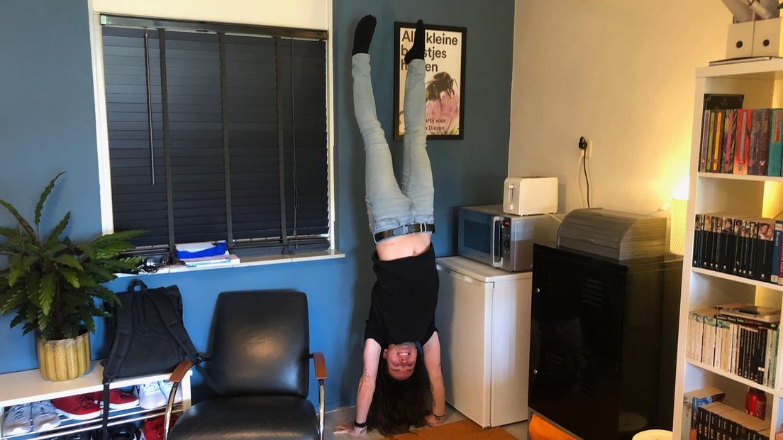 Zeven weken na de operatie kon Wesley de handstand weer doen