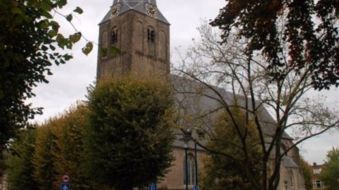 Gesigneerde leien op dak Epese kerk