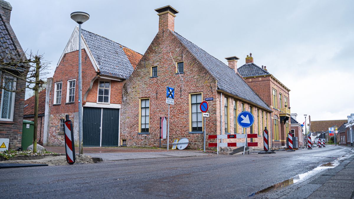 Slapen in de trouwzaal: timmerman Tom Tijssen koopt Rechthuis in Aduard