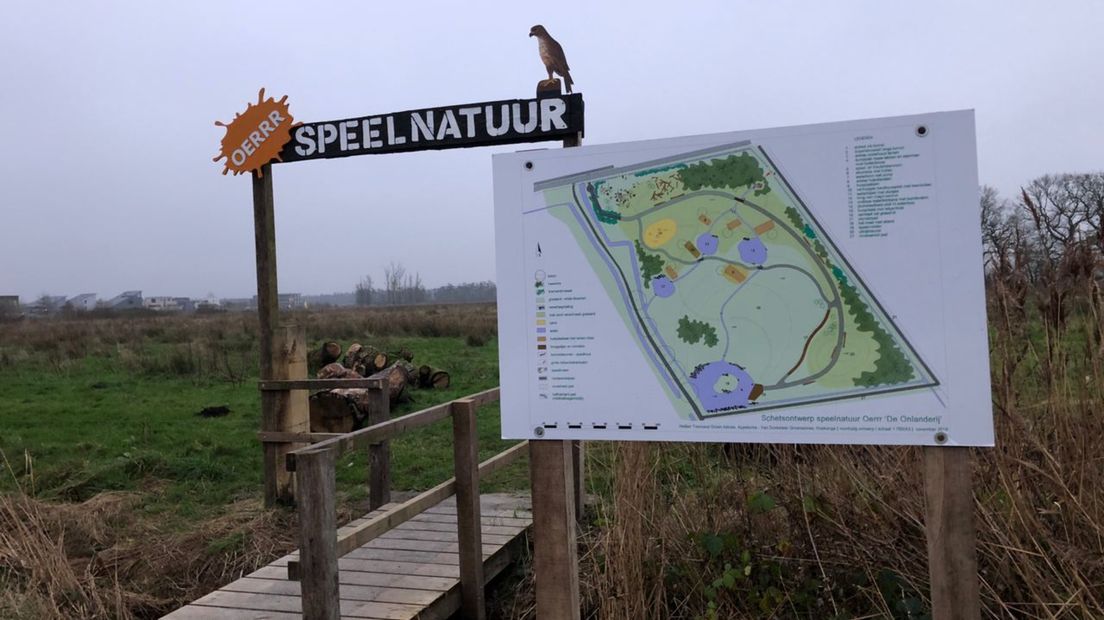 Het bord van de gewenste natuurspeelplaats bij De Onlanderij staat er al