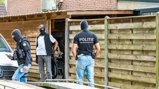 Politie houdt man (63) aan op verdenking van doorrijden na ongeval: twee personen gewond