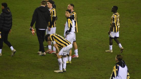 Domper voor Vitesse • Devils naar finale