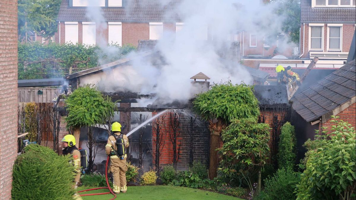 Brand in meerdere tuinhuisjes in Stramproy