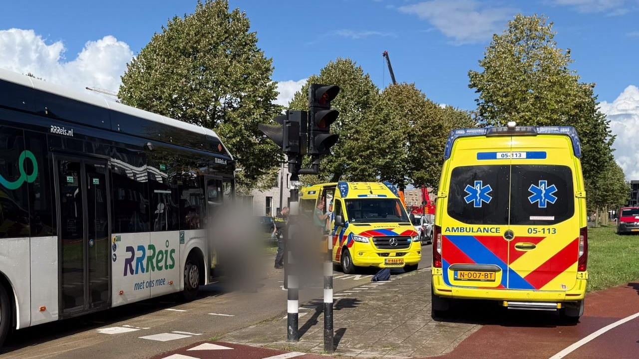 Fietser gewond bij aanrijding met bus in Enschede