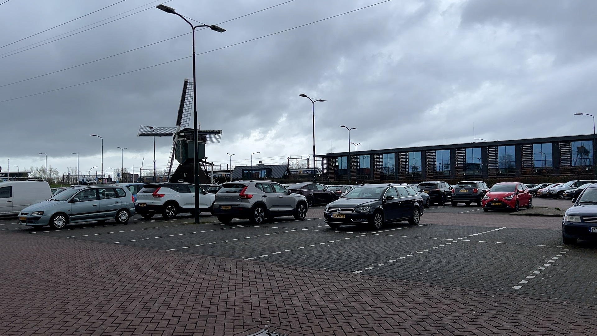 90fb33ec-b5de-30f2-b50b-56f174f0e47f.jpg?width=1104&height=620&aspect_ratio=1104:620&cb=3799efac0985c4e4f6a021a55d201555