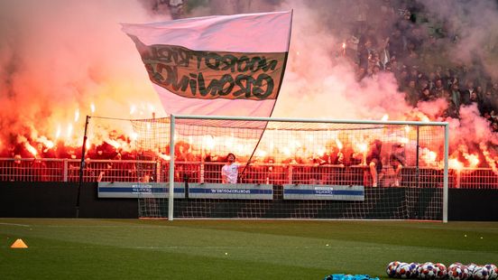 Supporters leven met FC Groningen mee richting promotieduel