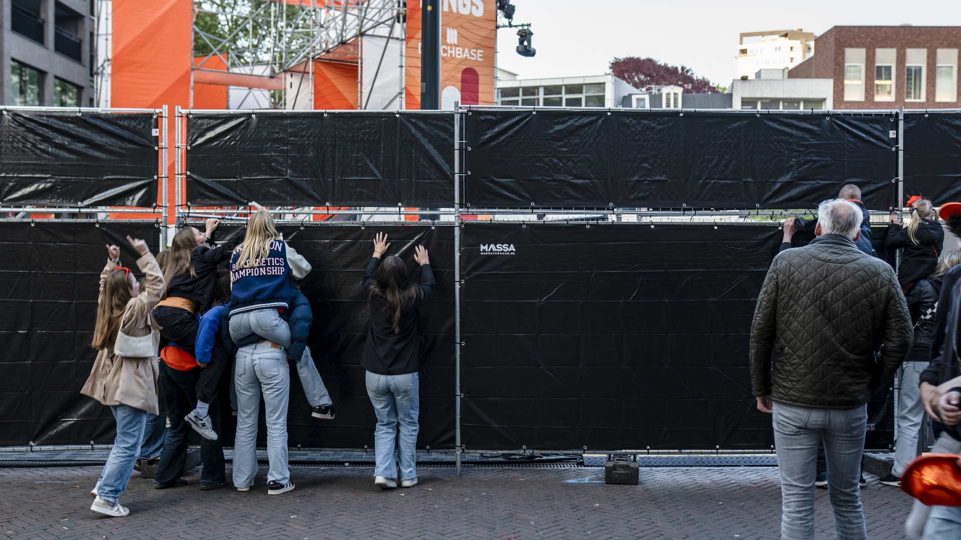 Koningsdagfeest op Utrechtse Vredenburg wordt 18+