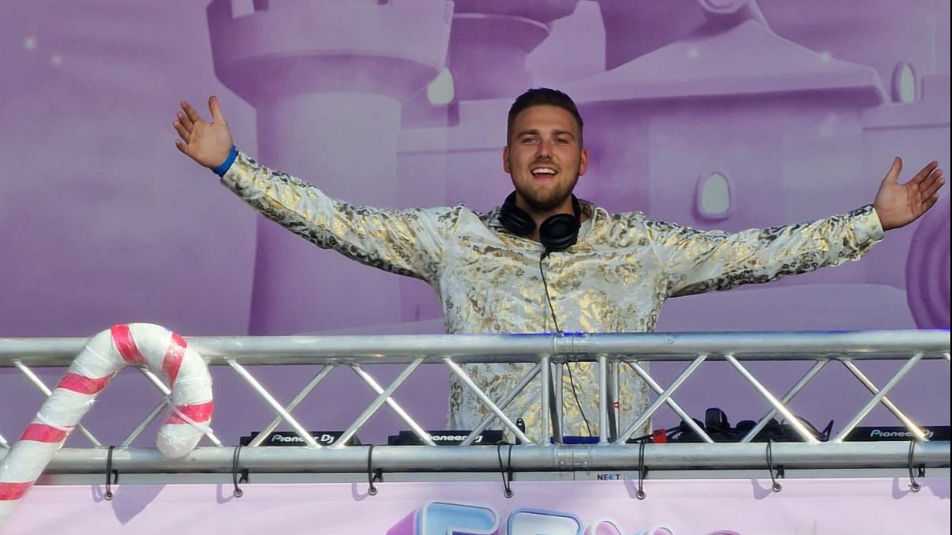 Artsen dachten jarenlang dat de hersentumor van Mathijs (26) een burn ...