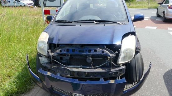112 Nieuws: Bestuurder van scooter raakt gewond bij aanrijding met auto in Enschede. 112 Nieuws: Bestuurder van scooter raakt gewond bij aanrijding met auto in Enschede.