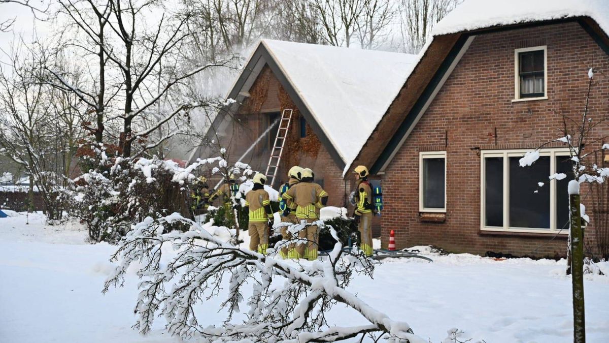 Wiel afgebroken bij botsing • schuurbrand in Vaassen