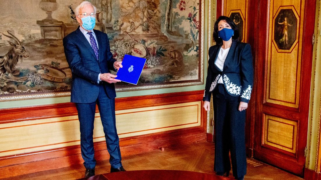 Tjeenk Willink als informateur ontmoet Kamervoorzitter Khadija Arib in de stadhouderskamer