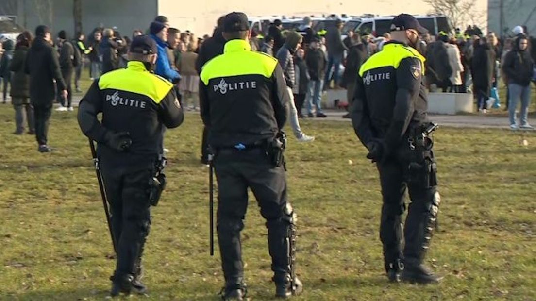 Politie bij een eerdere coronademonstratie in Apeldoorn