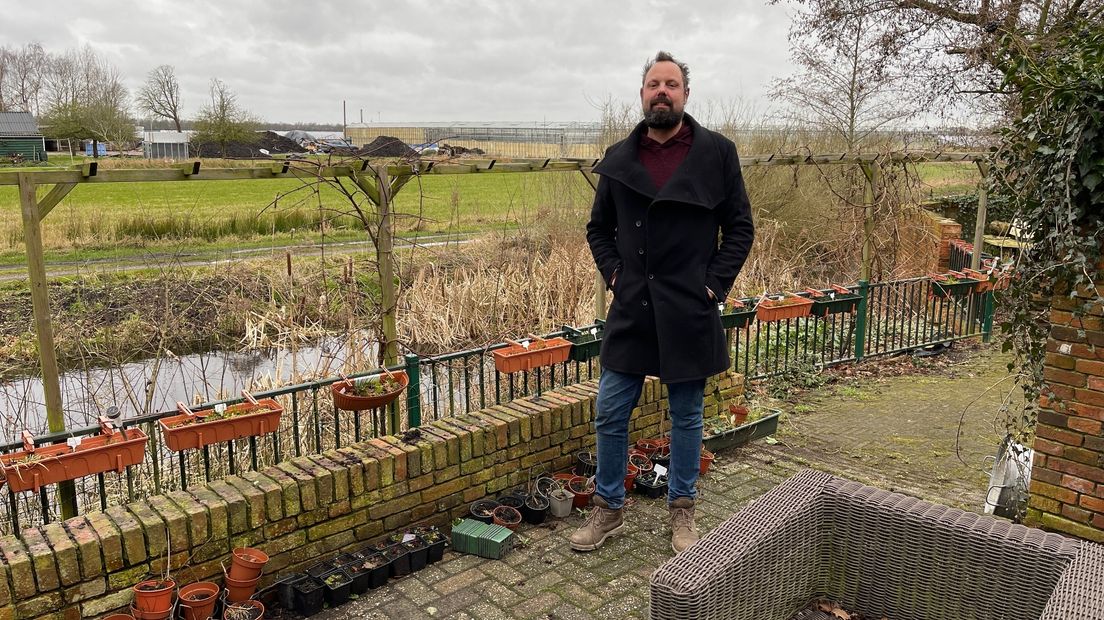 Joram Wubbolts woont op honderd meter afstand van de kas