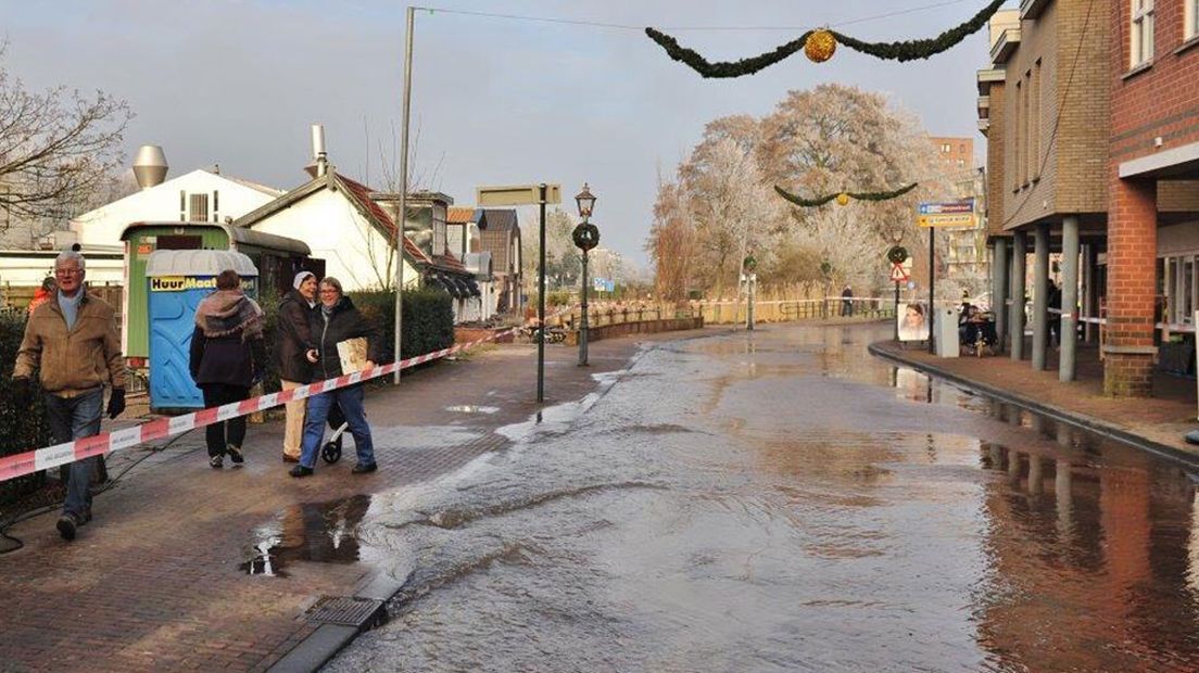 Veel wateroverlast in Zoetermeer door geraakte leiding