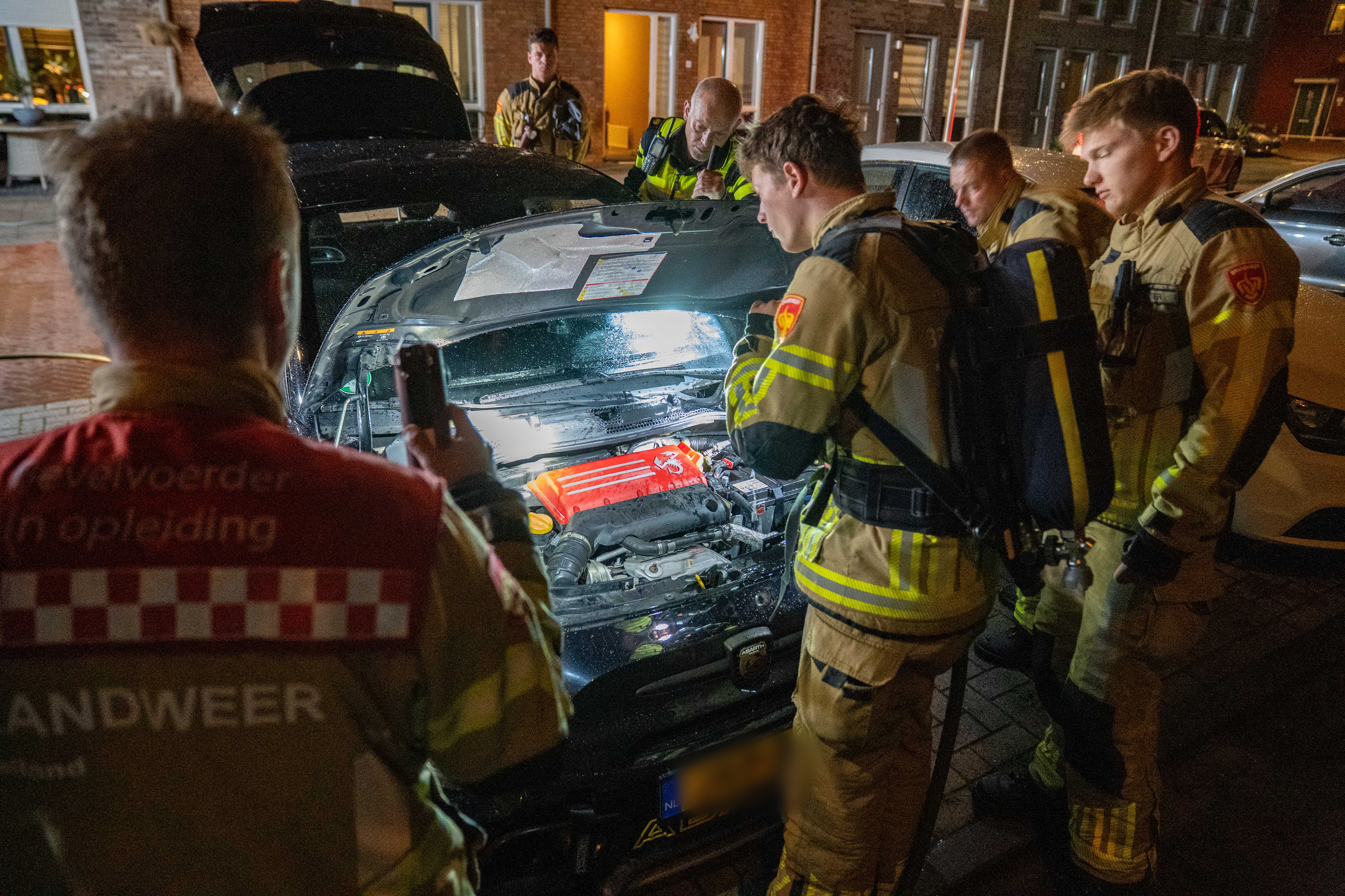 Fietser aangereden door auto in Kampen | Opnieuw autobrand in Deventer.