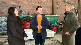 Koning bezoekt bevingsgebied: Thea en Gerrit laten zien hoe hun boerderij hersteld wordt