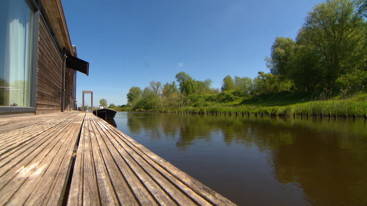 Wonen op een ark in het water: 'Je hoeft niet te grasmaaien'