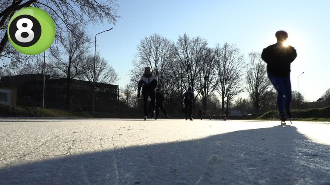 IJskoorts in de Achterhoek, schaatsers los in Doetinchem