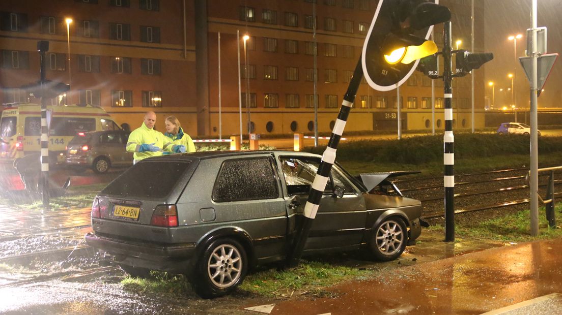 Auto botst op RandstadRail