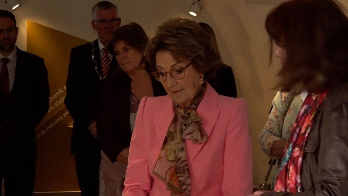 Prinses Margriet opent nieuwe tentoonstelling kasteel Ammersoyen
