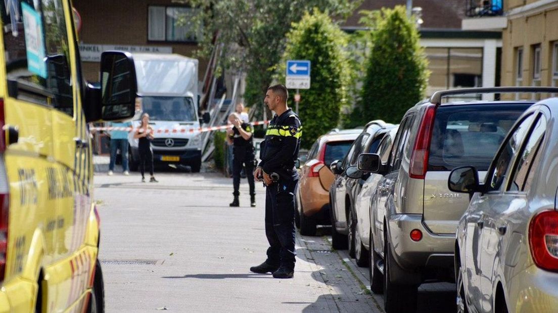 Politie op straat na de schietpartij in Arnhem.