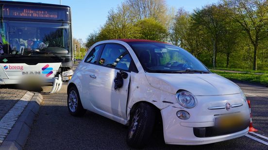Stadsbus in botsing met auto in Nijmegen