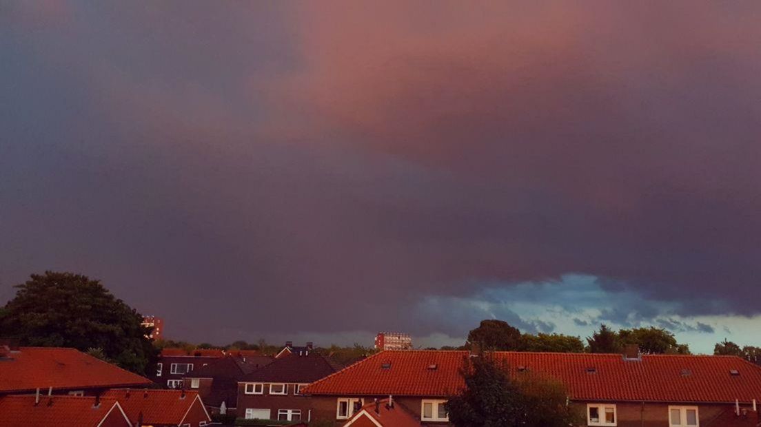 Het noodweer levert (na afloop) wel mooie plaatjes op, zoals hier in Hengelo