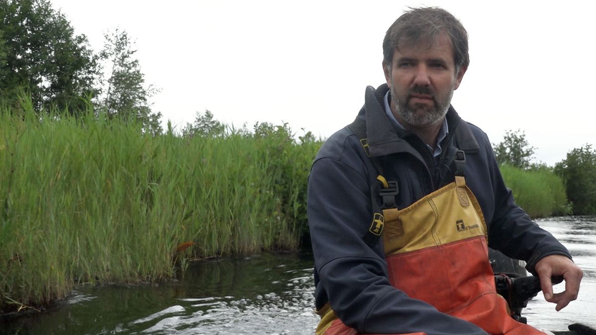 Sinds kleins af aan vist Stefan met zijn vader, nu is hij beroepsvisser