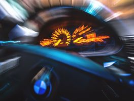 Spookrijder scheurt met meer dan 200 kilometer per uur over A28: 'Wonder dat er geen slachtoffers zijn'